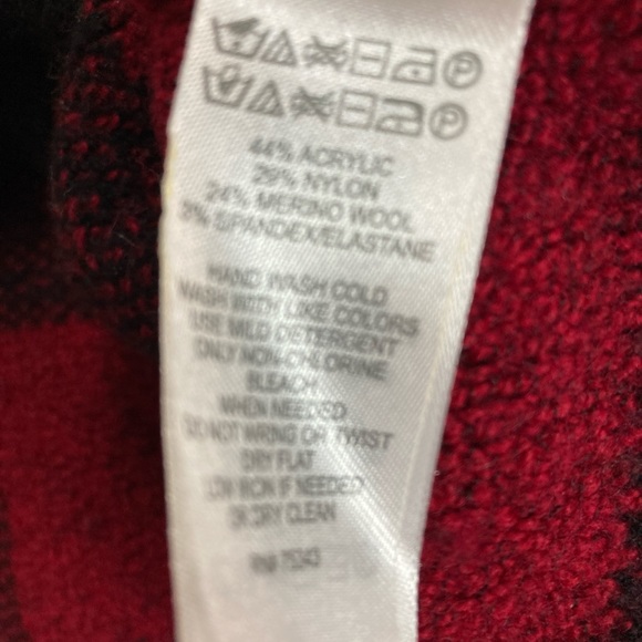 Tahari Women’s Red Black Plaid Square Turtleneck Wool Long Sleeves Sweater - Picture 5 of 5